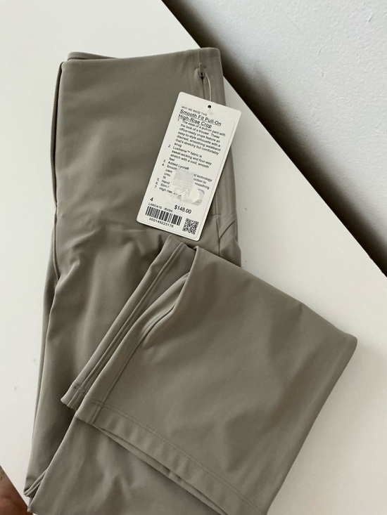 Lululemon Wide-Leg High-Rise Pants (Size 4) – Neutral Taupe/Olive - Picture 4 of 4